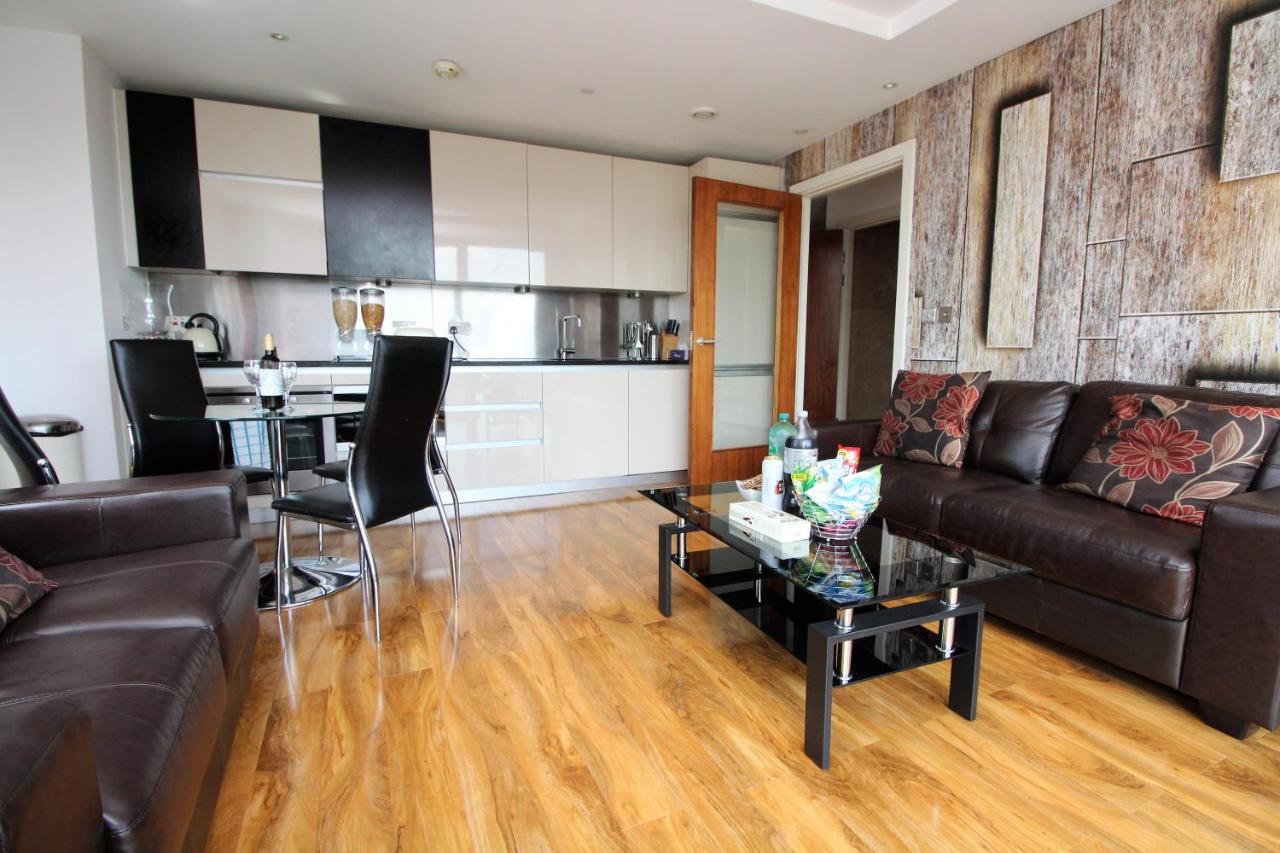 Apartment Media City Lowry 4 Guests 2 Bed Manchester